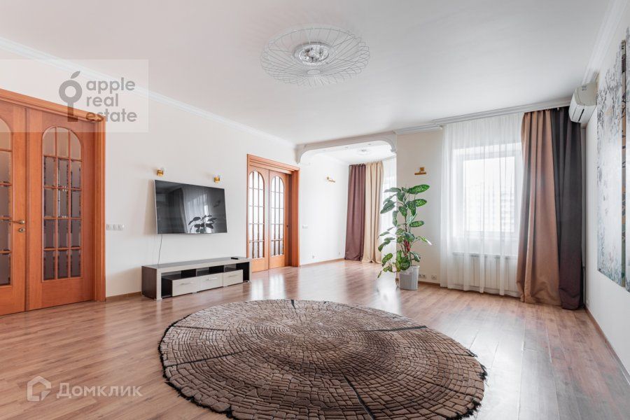 Сдаётся 4-комнатная квартира, 160 м²