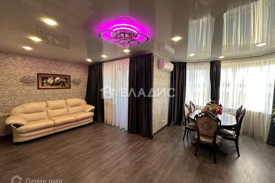 Продаётся 3-комнатная квартира, 104 м²