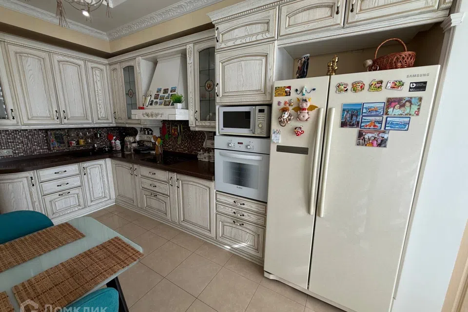 Сдаётся 3-комнатная квартира, 105 м²