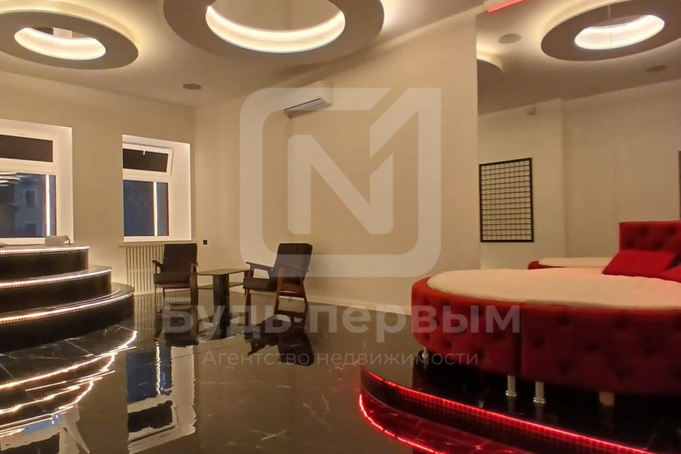 Продаётся 4-комнатная квартира, 137.7 м²