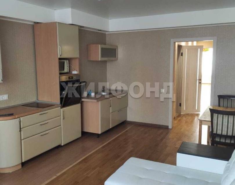 Сдаётся 3-комнатная квартира, 98 м²