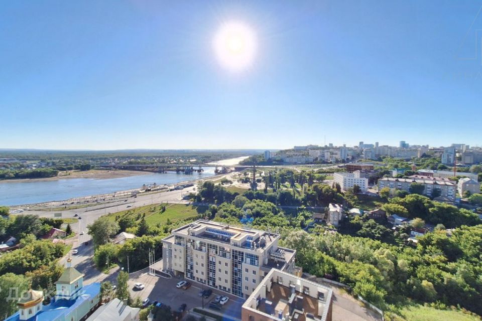 Продаётся 3-комнатная квартира, 102.4 м²