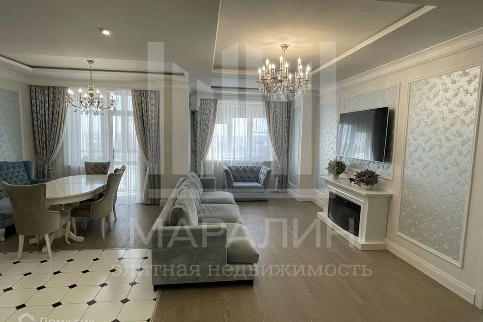 Продаётся 4-комнатная квартира, 144 м²
