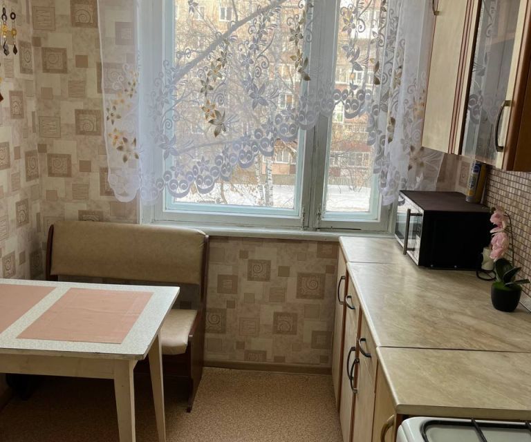 Продаётся 3-комнатная квартира, 60.7 м²