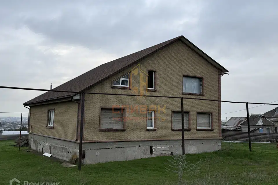 Продаётся 2-этажный дом, 361 м²