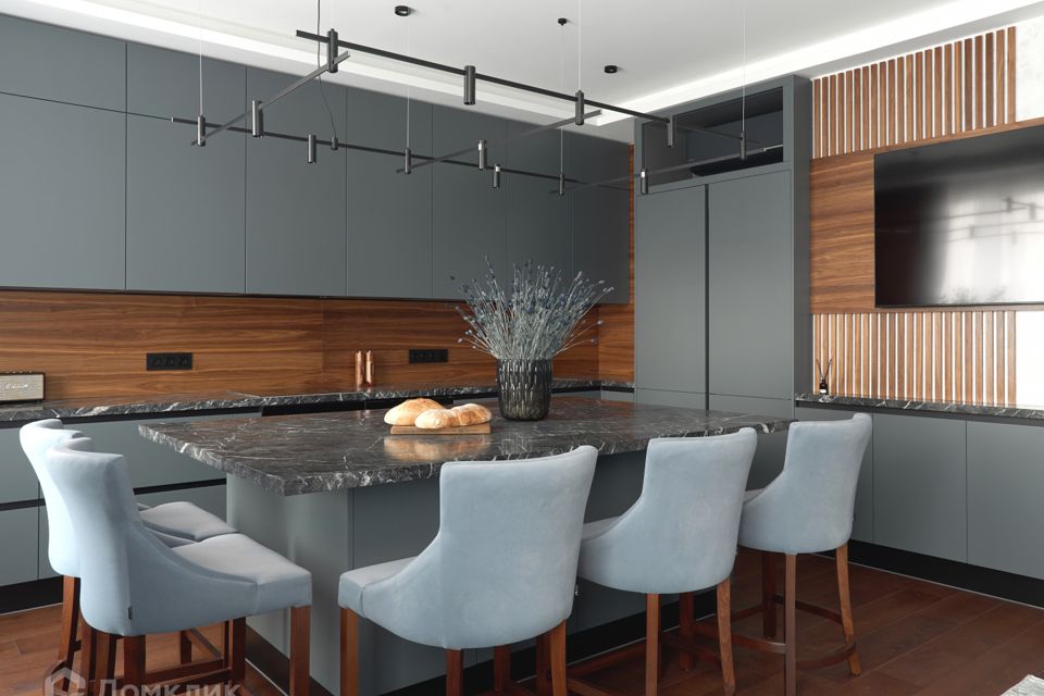Продаётся 4-комнатная квартира, 129.6 м²