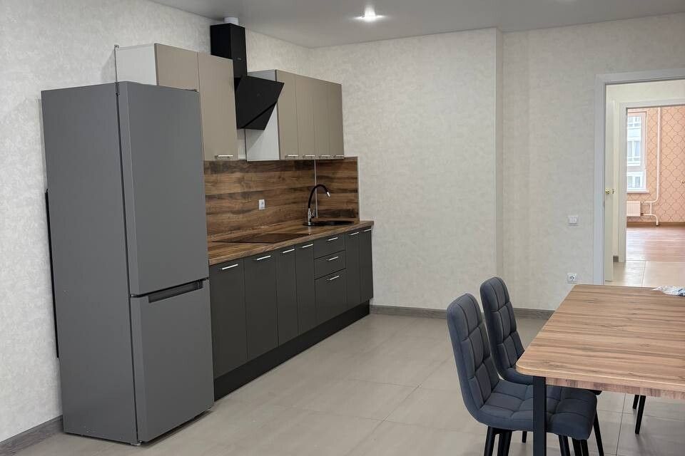 Сдаётся 2-комнатная квартира, 72.7 м²