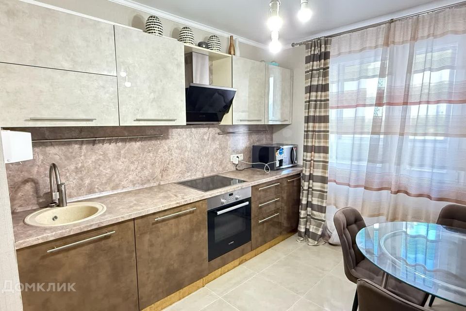 Продаётся 2-комнатная квартира, 60.4 м²