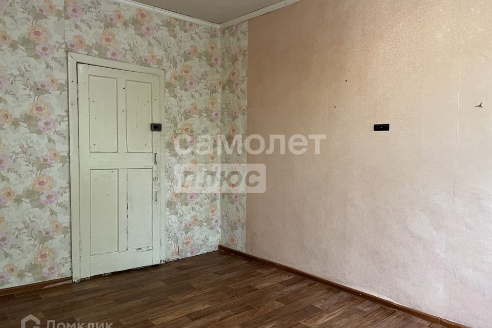 Продаётся комната в 5-комн. квартире, 10.8 м²