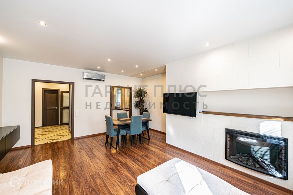 Продаётся 3-комнатная квартира, 130 м²