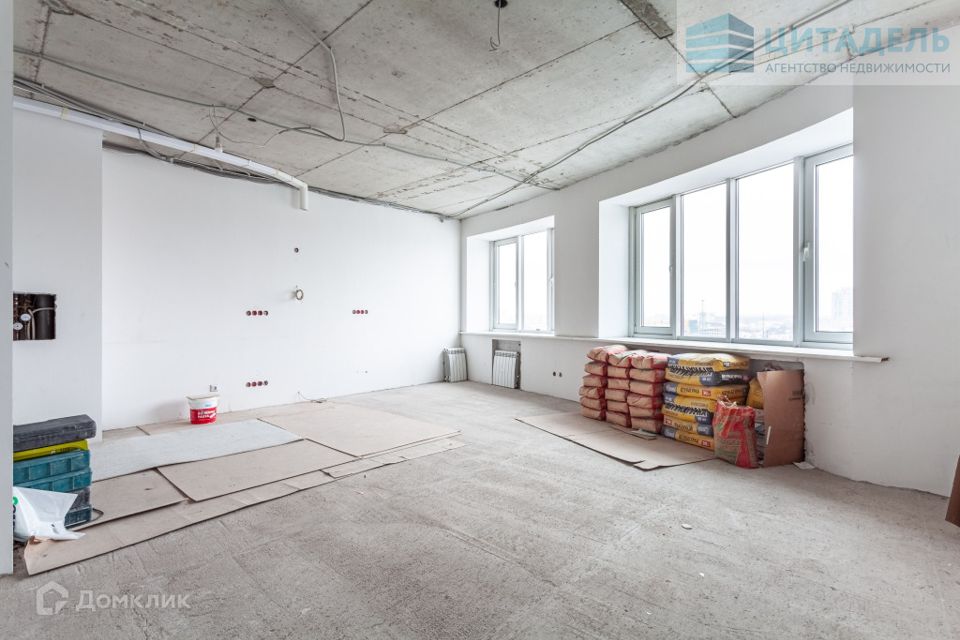 Продаётся 3-комнатная квартира, 107.8 м²