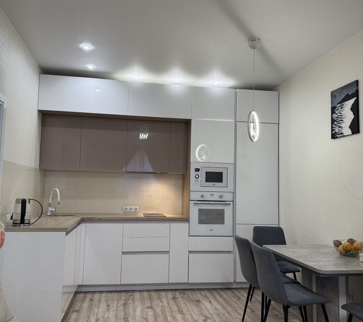 Продаётся 2-комнатная квартира, 61.4 м²