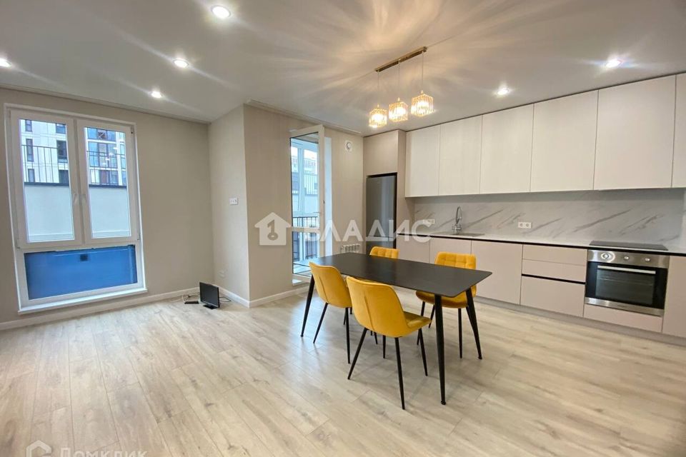 Сдаётся 1-комнатная квартира, 64 м²