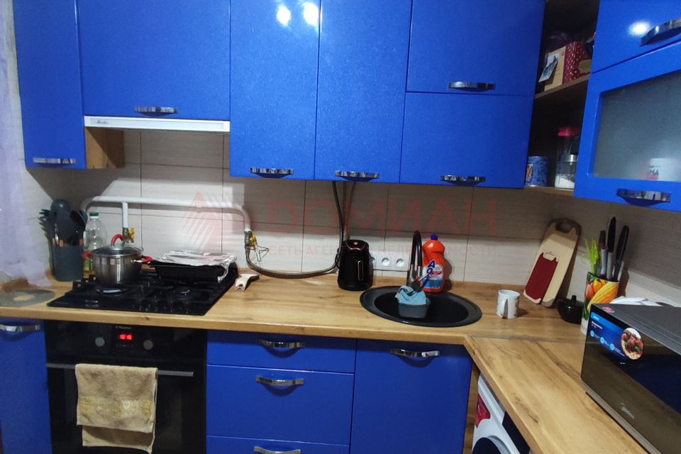 Продаётся 3-комнатная квартира, 43.8 м²