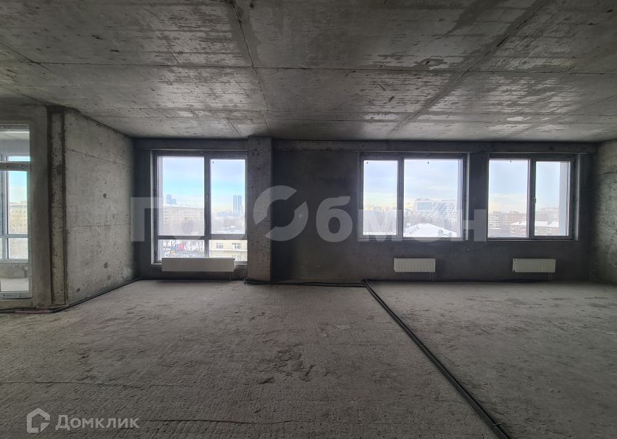 Продаётся 3-комнатная квартира, 124 м²