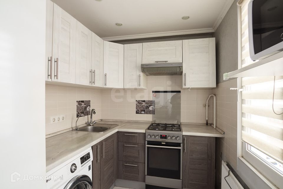 Продаётся 4-комнатная квартира, 47.3 м²