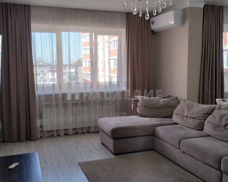 Продаётся 3-комнатная квартира, 120 м²