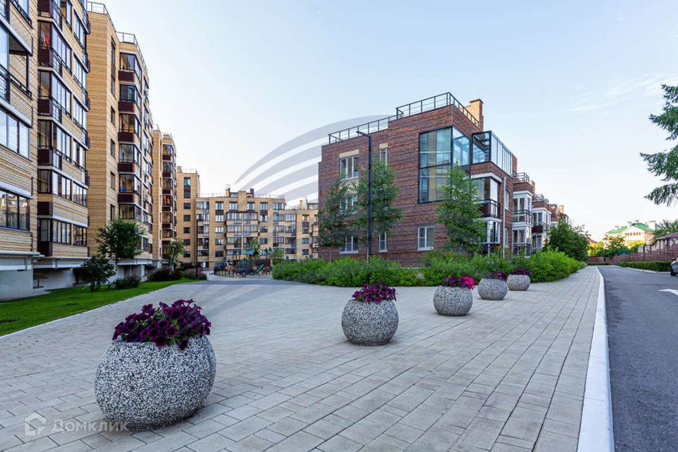 Продаётся 3-комнатная квартира, 105.2 м²