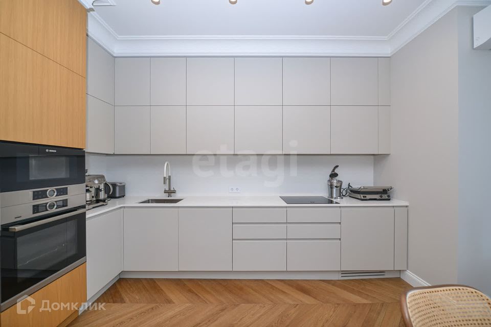 Продаётся 2-комнатная квартира, 110 м²