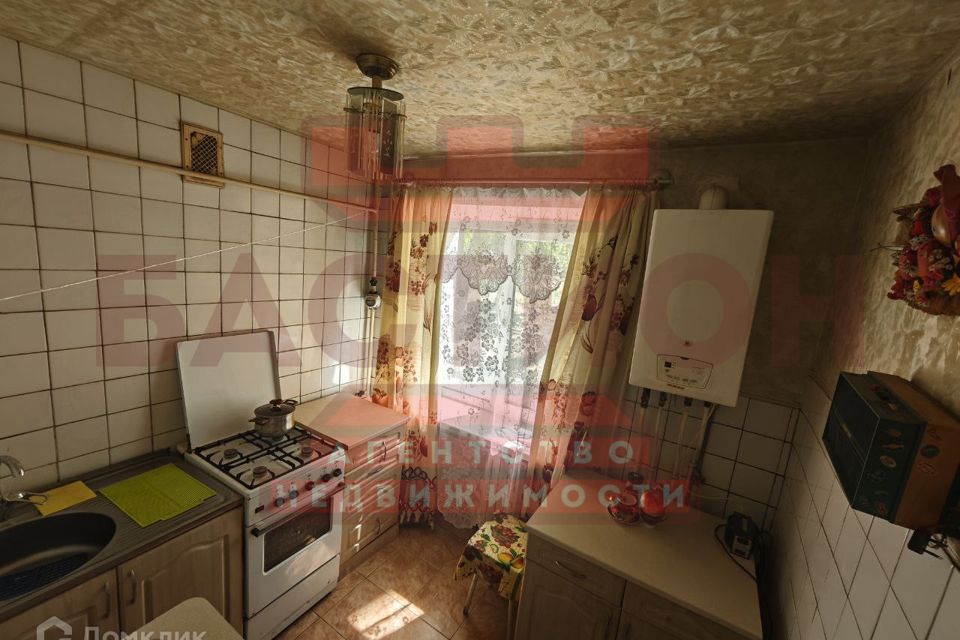 Продаётся 3-комнатная квартира, 48.4 м²
