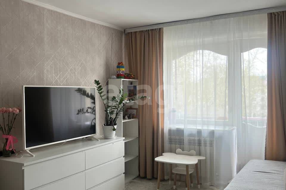 Продаётся 3-комнатная квартира, 52.7 м²