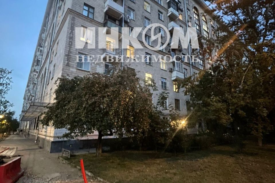 Продаётся 4-комнатная квартира, 100 м²