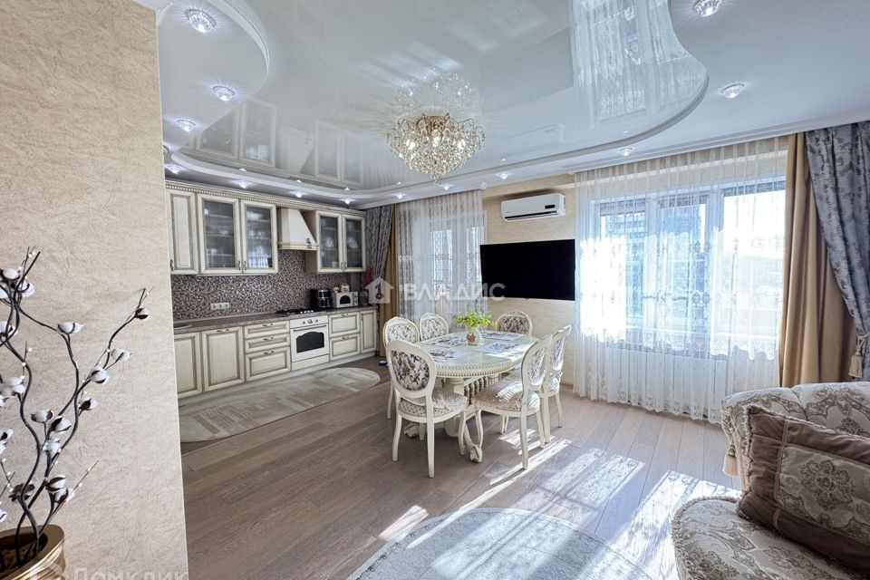 Продаётся 3-комнатная квартира, 82.6 м²