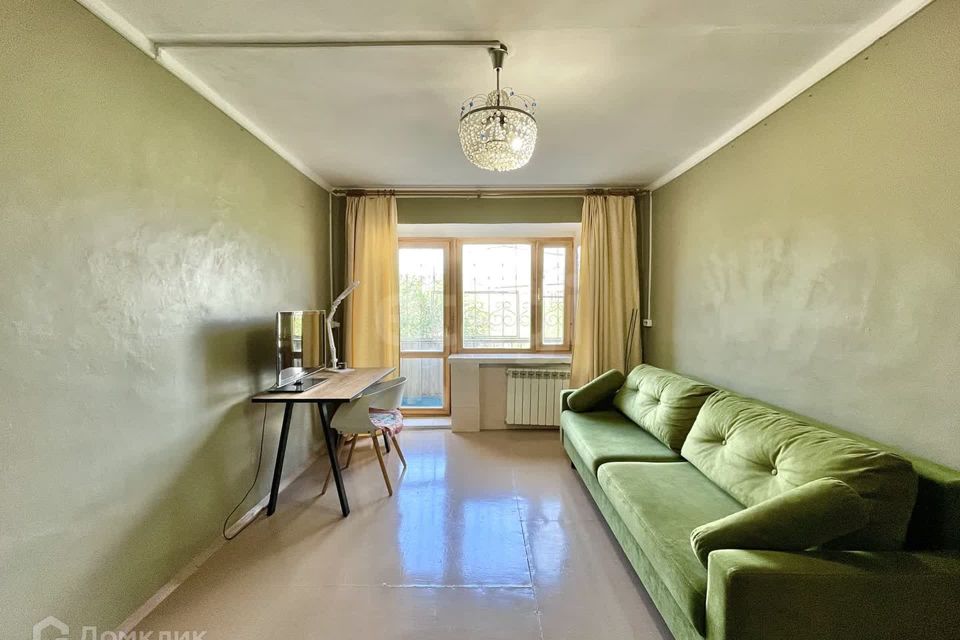 Продаётся 3-комнатная квартира, 49.9 м²
