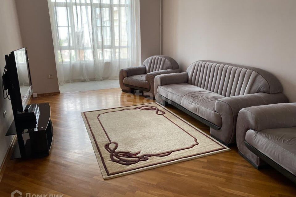 Продаётся 4-комнатная квартира, 160 м²