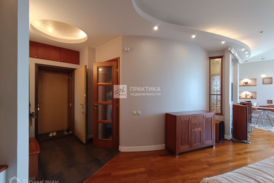 Продаётся 4-комнатная квартира, 116.4 м²