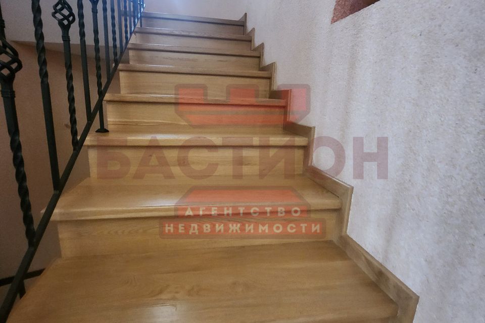 Продаётся 3-этажный дом, 388.3 м²