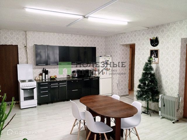 Продаётся 4-комнатная квартира, 90 м²