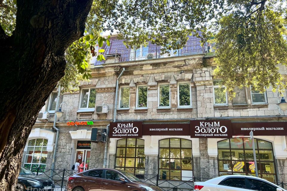 Продаётся 4-комнатная квартира, 119.4 м²