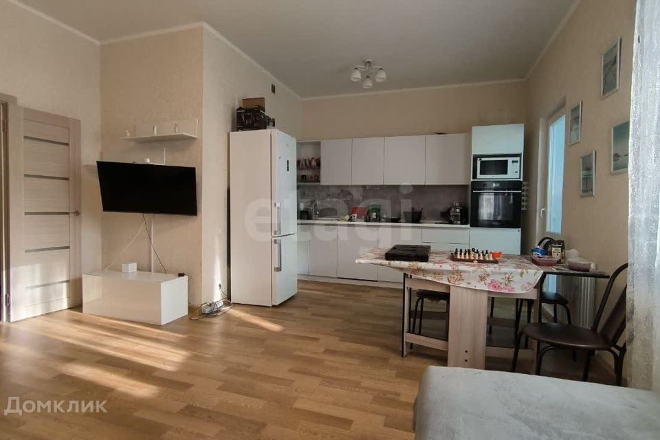 Продаётся 3-комнатная квартира, 72.3 м²