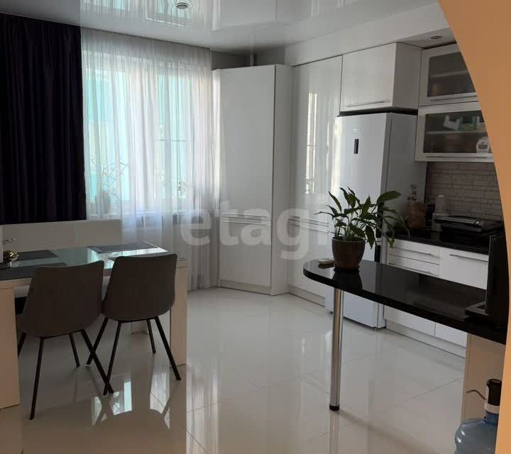 Продаётся 2-комнатная квартира, 66.3 м²