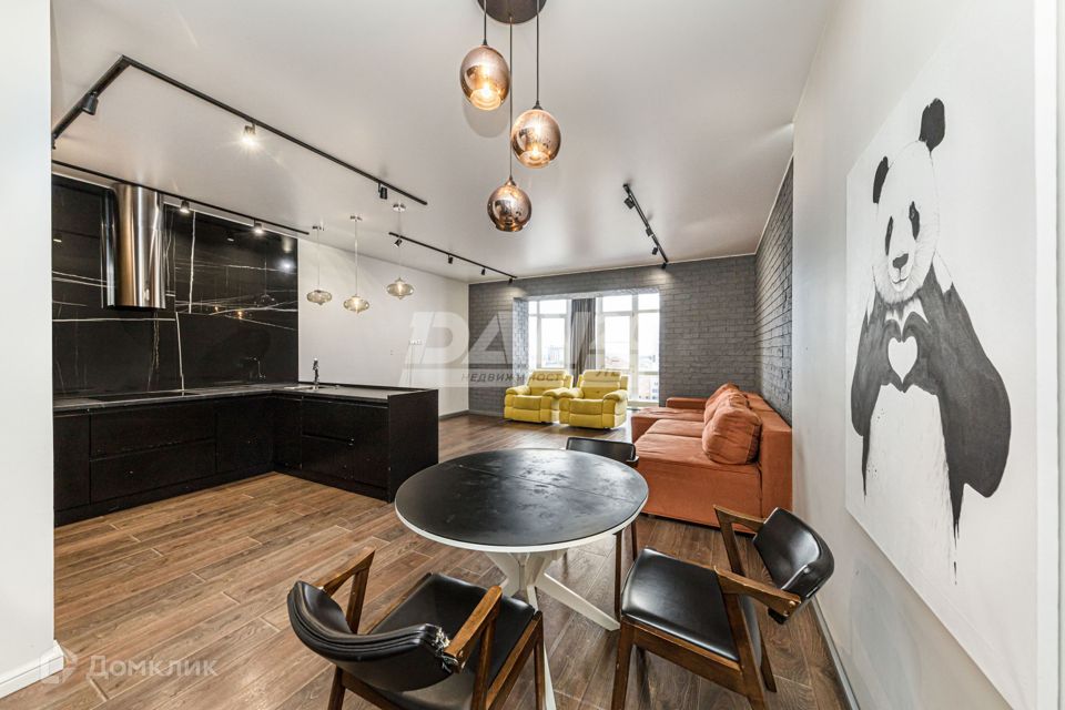 Продаётся 3-комнатная квартира, 124.4 м²