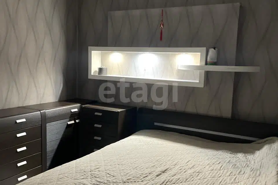 Продаётся 4-комнатная квартира, 72.6 м²