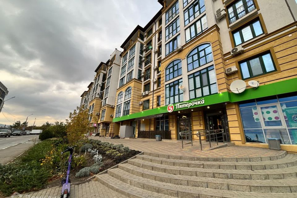 Продаётся 1-комнатная квартира, 42 м²