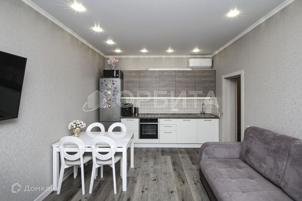 Продаётся 2-комнатная квартира, 60.8 м²