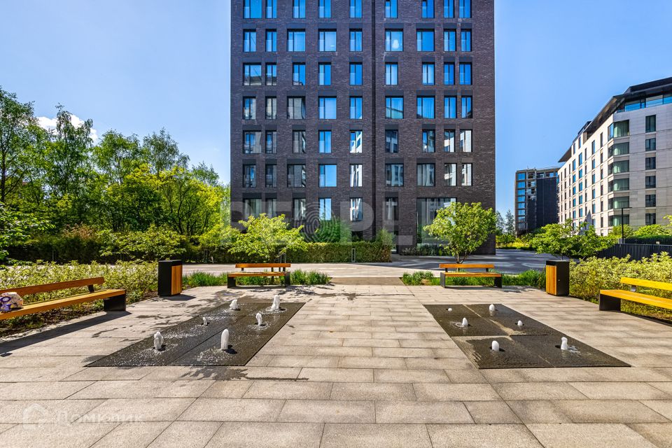 Продаётся 9-комнатная квартира, 320 м²