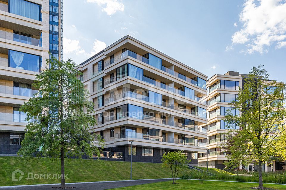 Продаётся 5-комнатная квартира, 221.1 м²