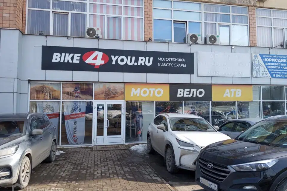 Продаётся торговое помещение, 331.9 м²