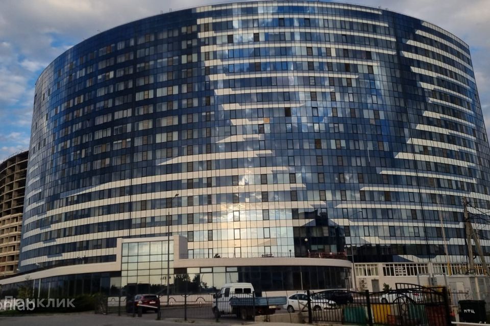 Продаётся 4-комнатная квартира, 160 м²