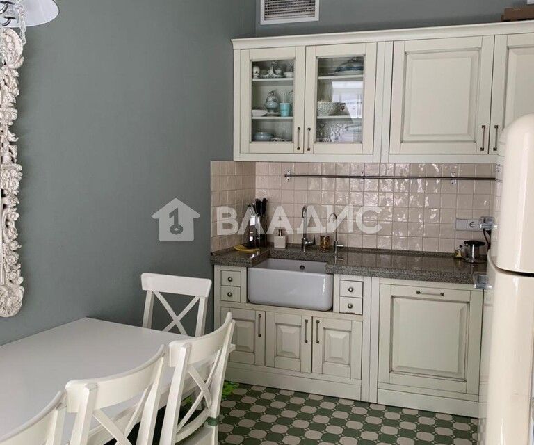 Продаётся 4-комнатная квартира, 97 м²