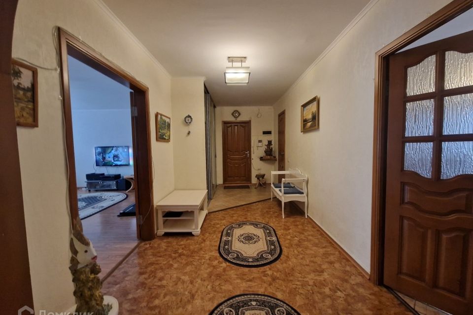 Продаётся 4-комнатная квартира, 146.9 м²