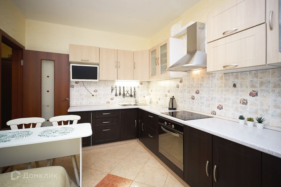 Сдаётся 1-комнатная квартира, 49 м²