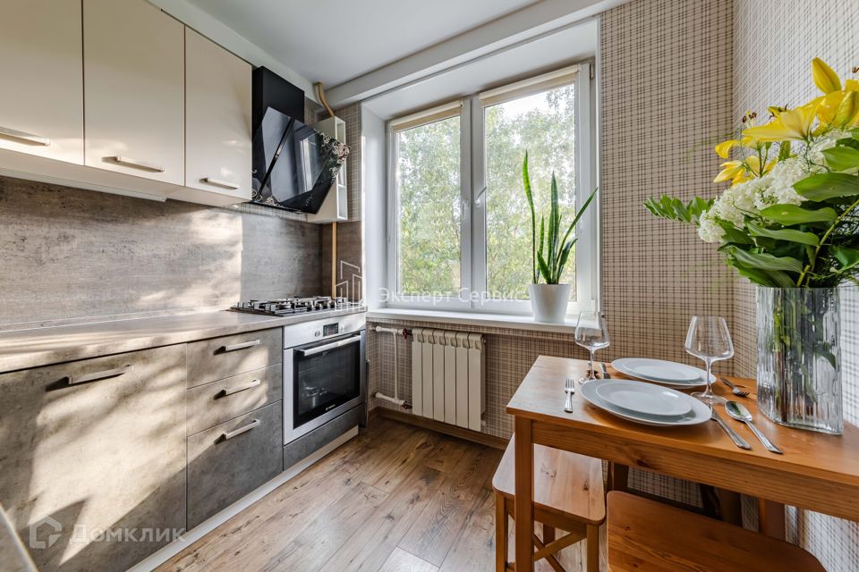 Продаётся 3-комнатная квартира, 58.3 м²