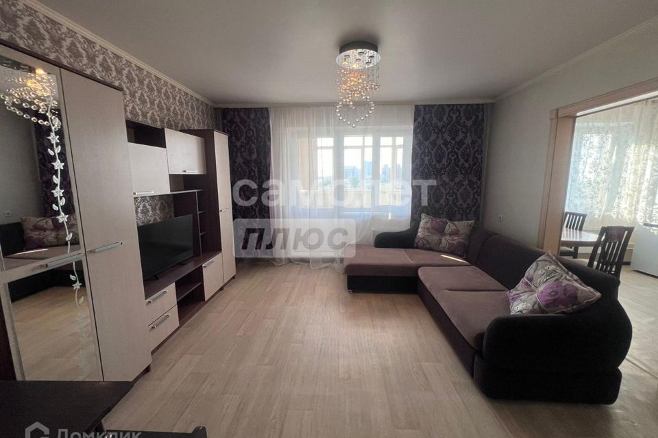 Сдаётся 2-комнатная квартира, 66.6 м²
