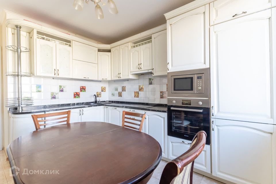 Продаётся 2-комнатная квартира, 56.8 м²