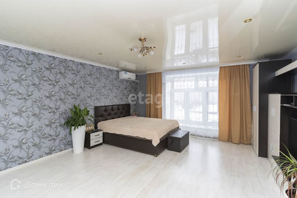 Продаётся 1-комнатная квартира, 57 м²